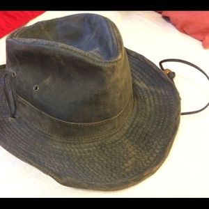 Dorfman Pacific Men's Outback Hat with Chin Cord